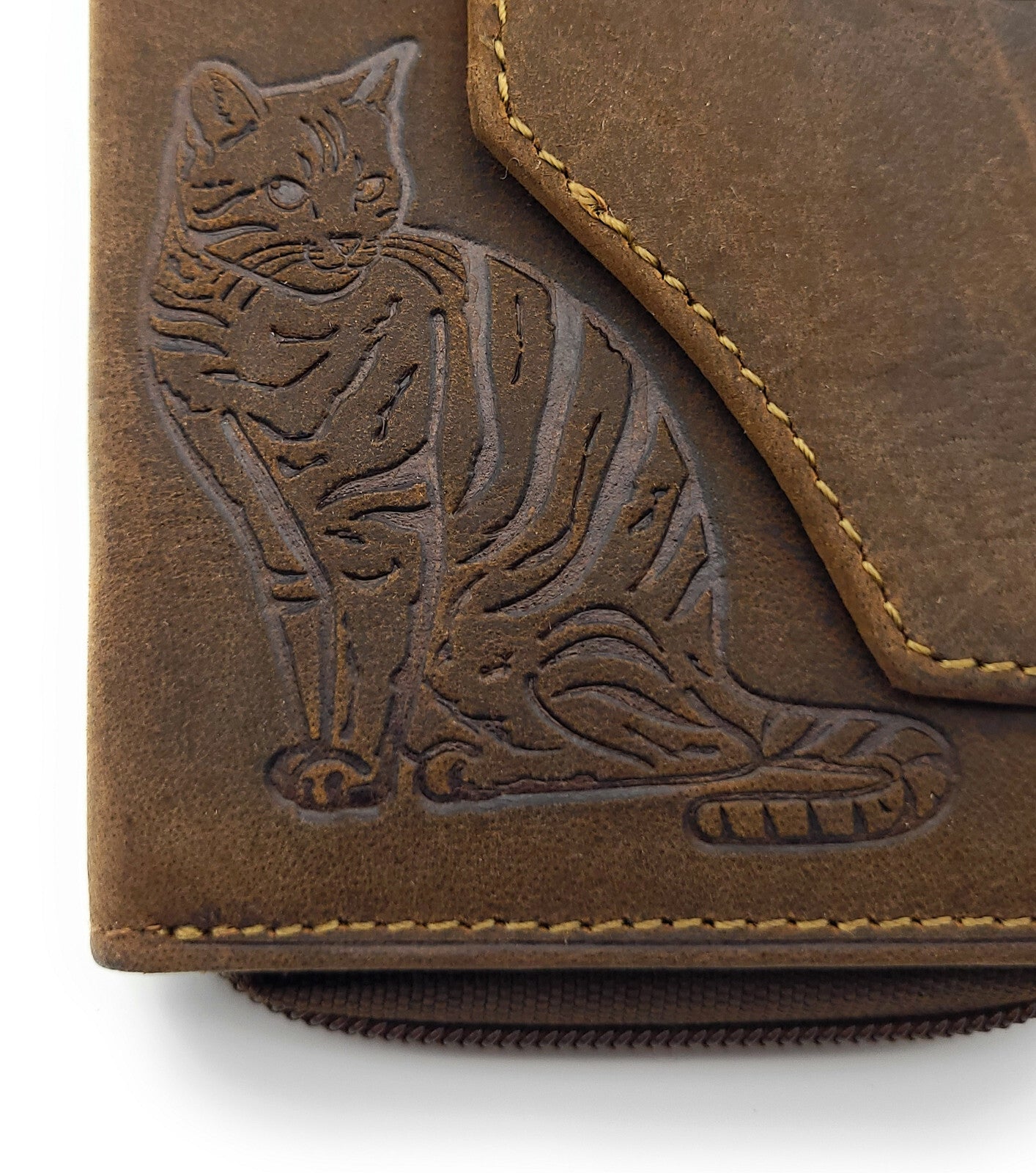 Jockey Club Geldbörse aus Hunterleder mit Katzenprägung – RFID Schutz, kompaktes Portemonnaie mit Reißverschluss-Münzfach & Außenriegel
