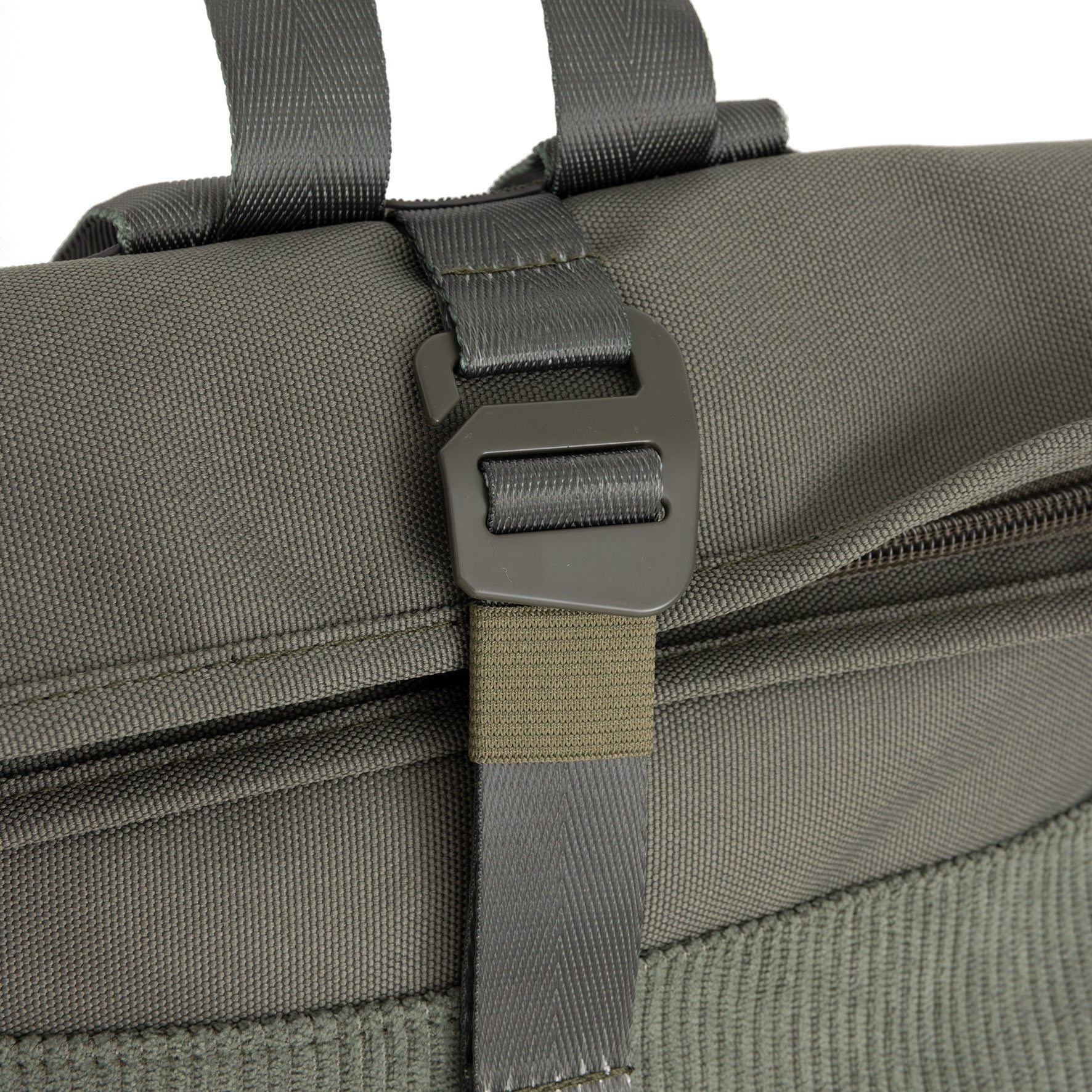 New Rebels Ribbi Roll Up Rolltop City Rucksack Los Angeles Kordoptik grün