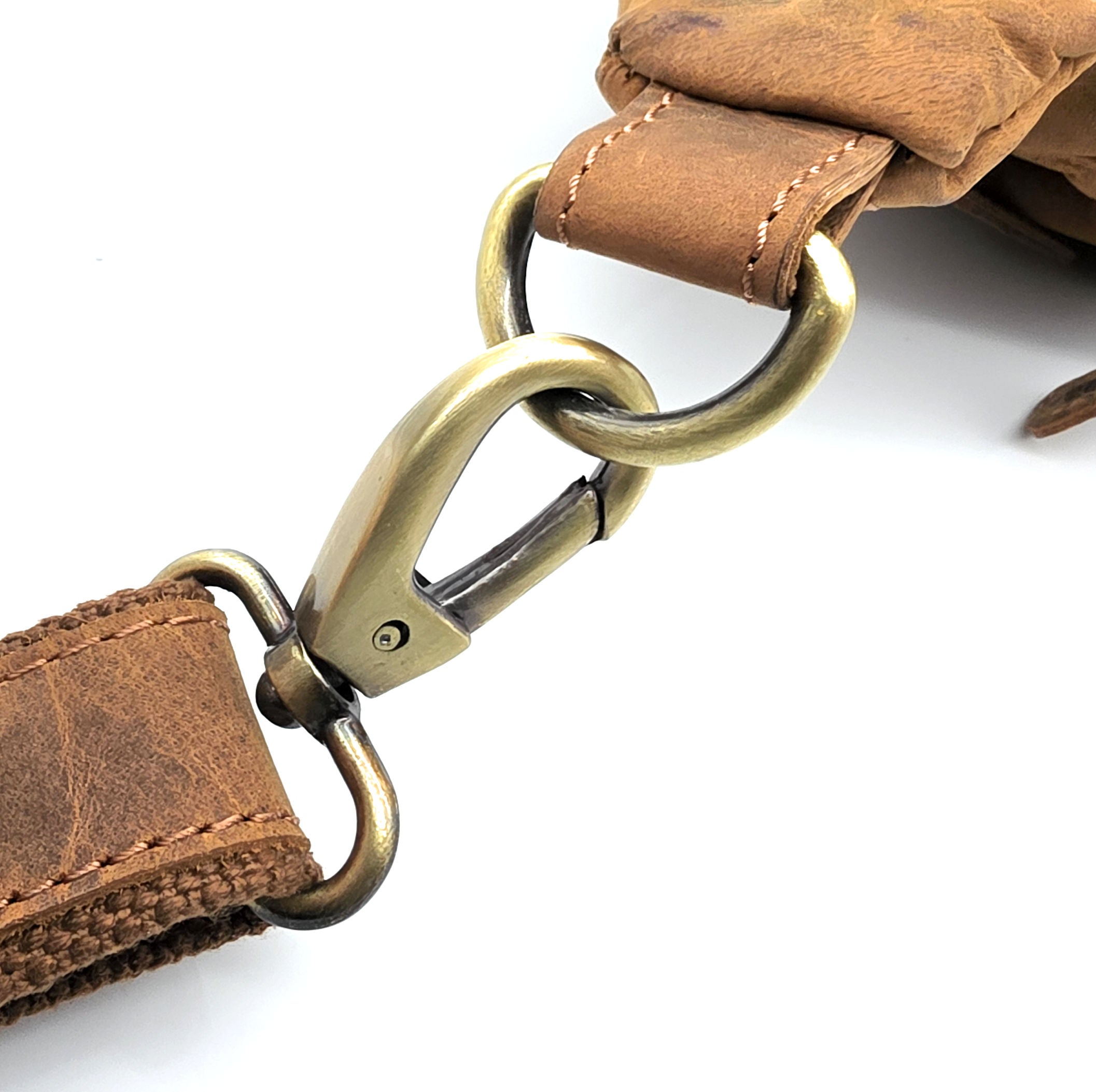 Leatherfox Bauchtasche aus Hunterleder – robuste Leder-Gürteltasche mit 6 Fächern & verstellbarem Hüftgurt, Metallreißverschlüsse
