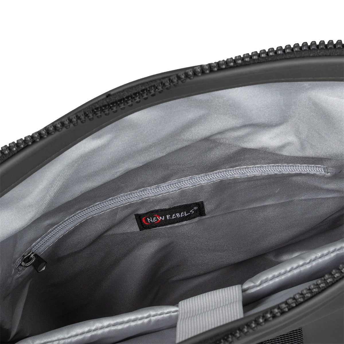 New Rebels New York Rolltop Rucksack Schwarz – wasserabweisend, 15" Laptopfach, 15 L