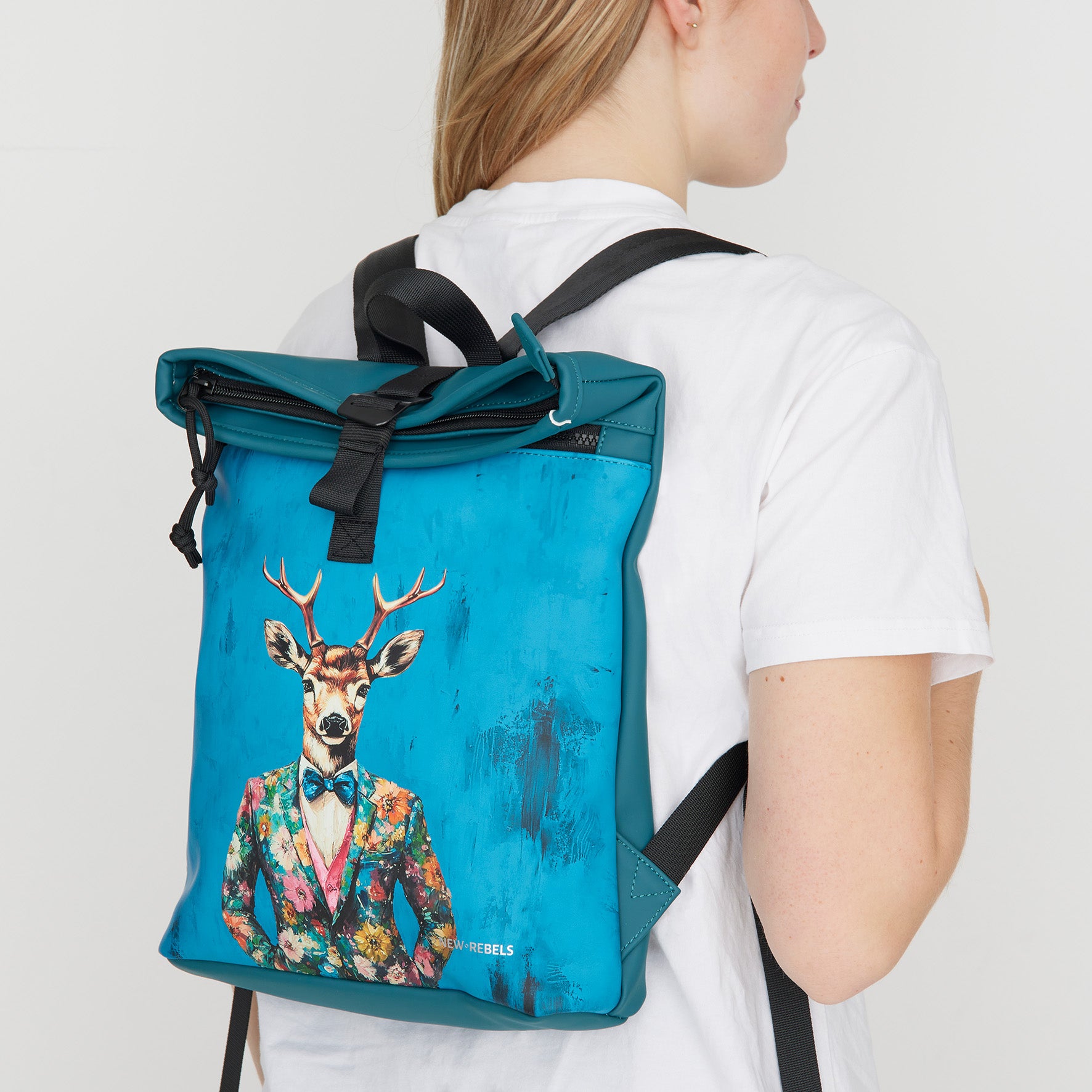 New Rebels Rolltop Cityrucksack Los Angeles – Stylischer Rolltop Rucksack mit Hirsch-Design, Wasserabweisend & Praktisch