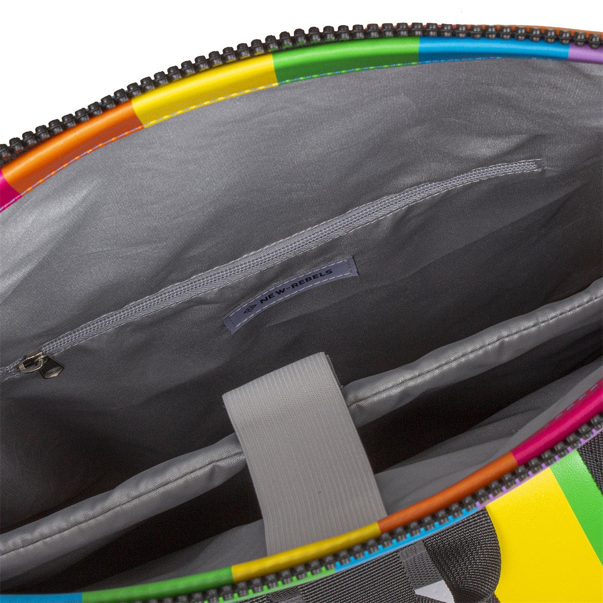 New Rebels New York Rolltop Rucksack Regenbogen – wasserabweisend, 15" Laptopfach, 15 L