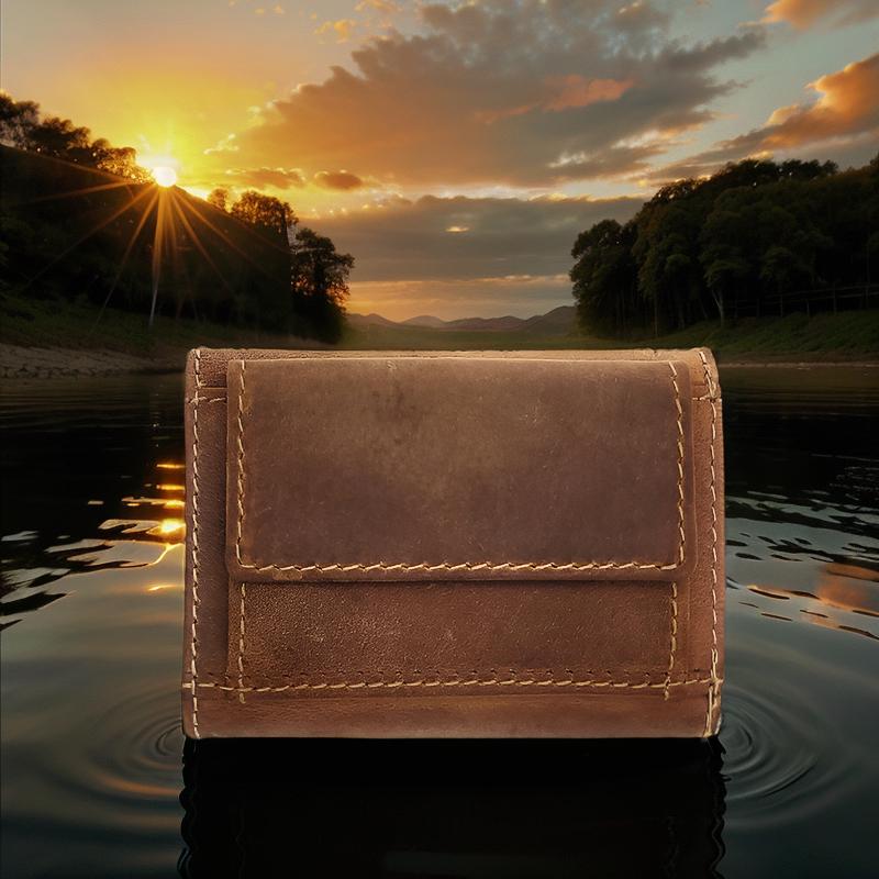 Jockey Club Mini Geldbörse aus Hunterleder | RFID-Schutz & Vintage Design