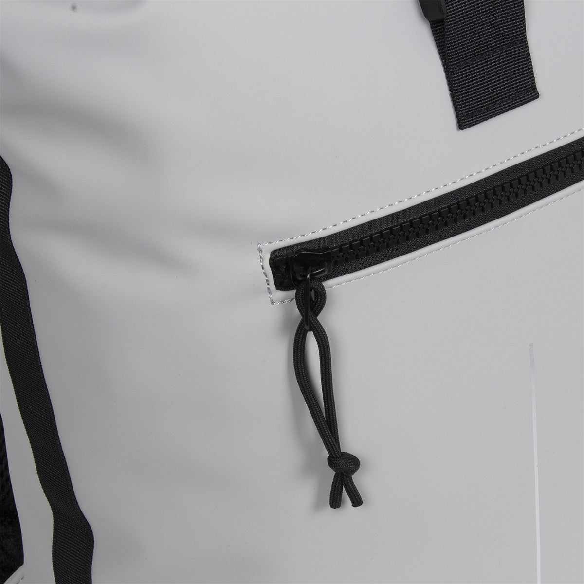 New Rebels New York Rolltop Rucksack Grau – wasserabweisend, 15" Laptopfach, 15 L