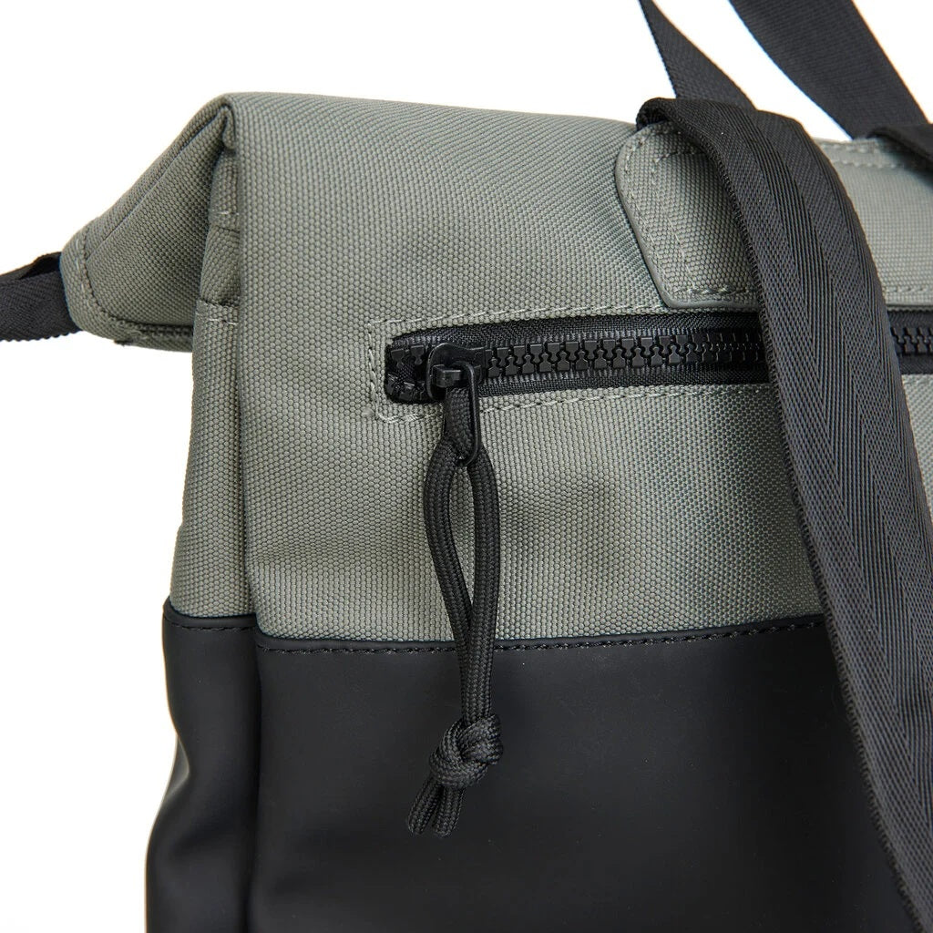 New Rebels Backham Roll Up Rolltop City Rucksack Los Angeles wasserabweisend Schwarz Grau
