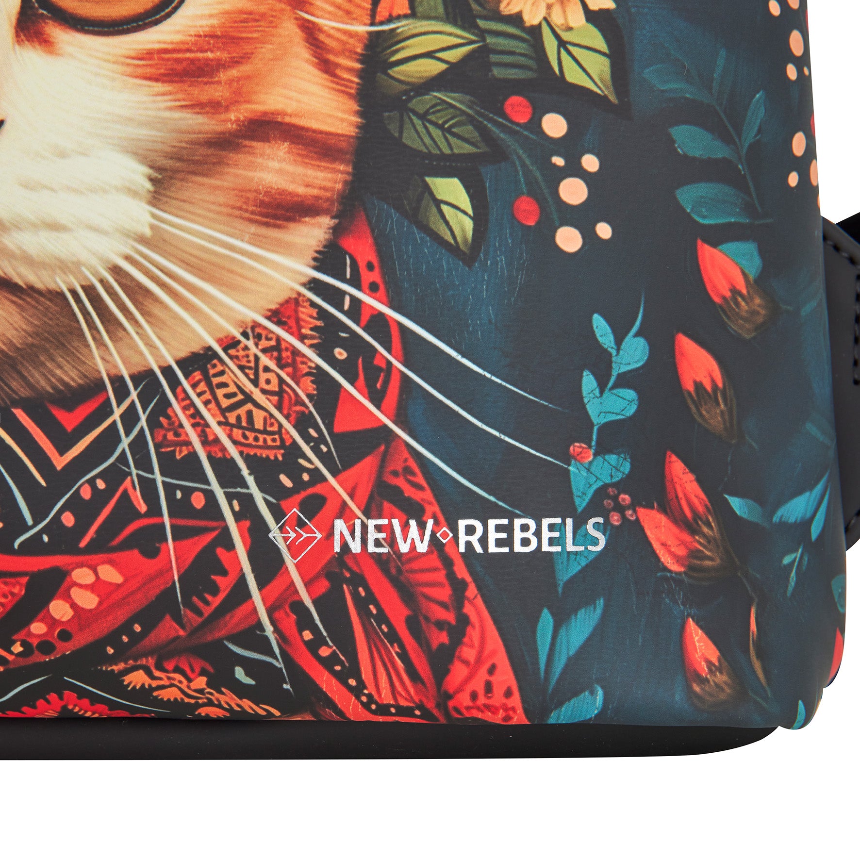 New Rebels Cityrucksack mit Katzenmotiv – Wasserabweisender Rolltop Rucksack für Damen & Herren – Stylischer Daypack mit Blumen-Design