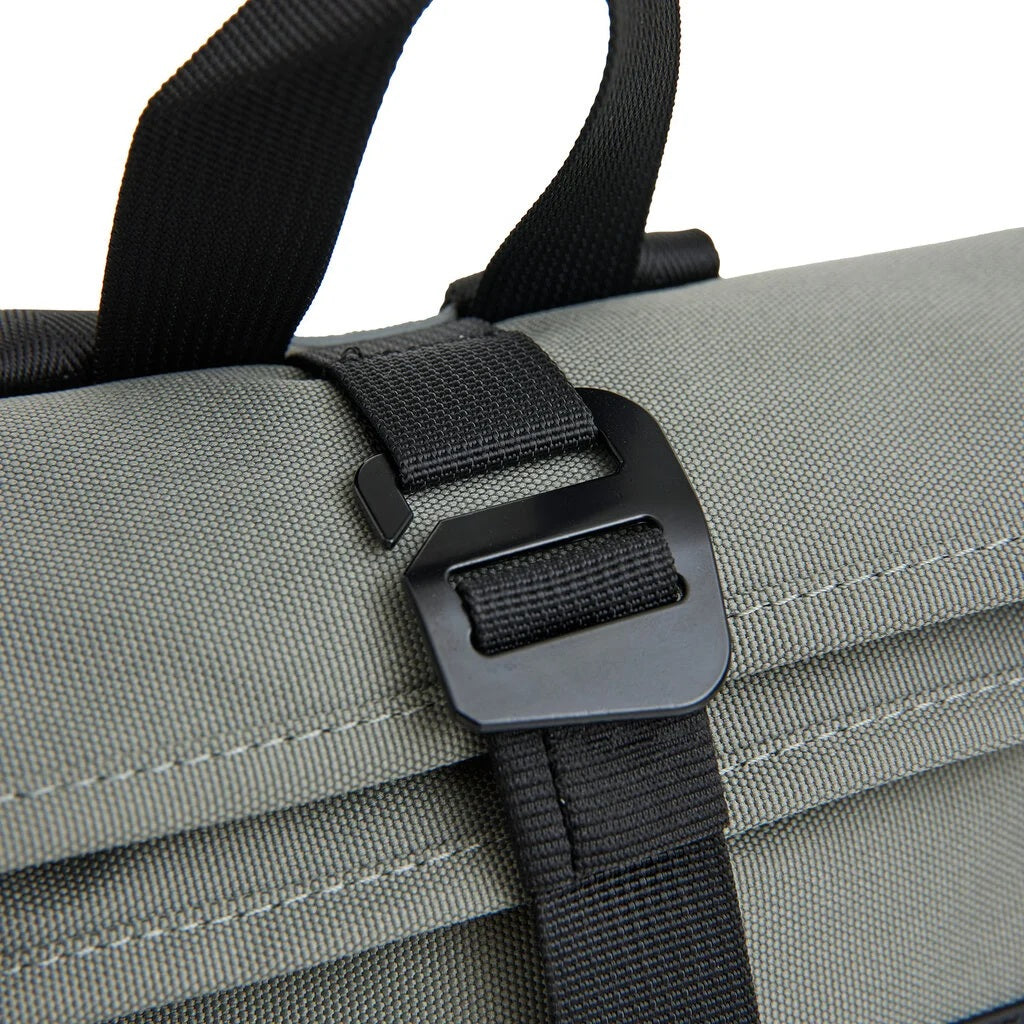 New Rebels Backham Roll Up Rolltop City Rucksack Los Angeles wasserabweisend Schwarz Grau