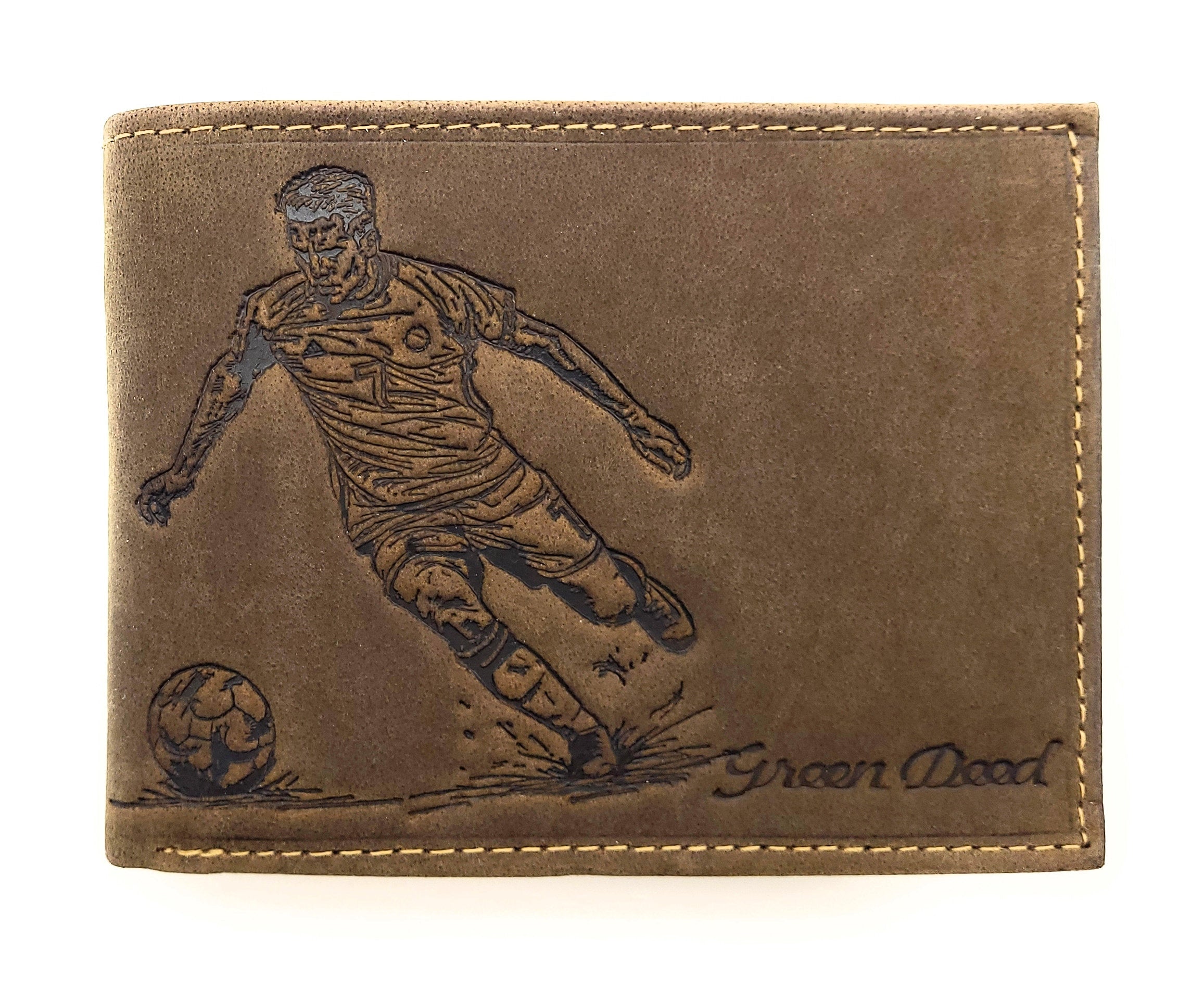Green Deed Geldbörse aus Hunterleder – Fußballspieler Motiv, dunkelbraun, RFID-Schutz & Geschenkbox