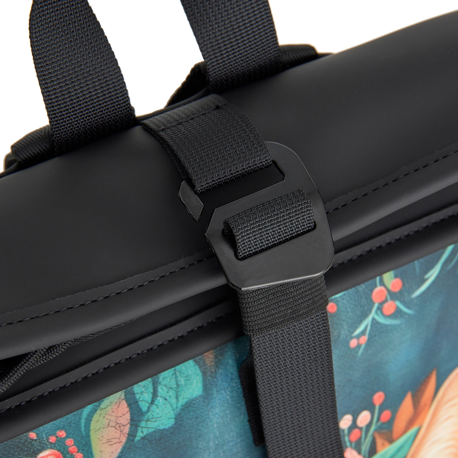 New Rebels Cityrucksack mit Katzenmotiv – Wasserabweisender Rolltop Rucksack für Damen & Herren – Stylischer Daypack mit Blumen-Design