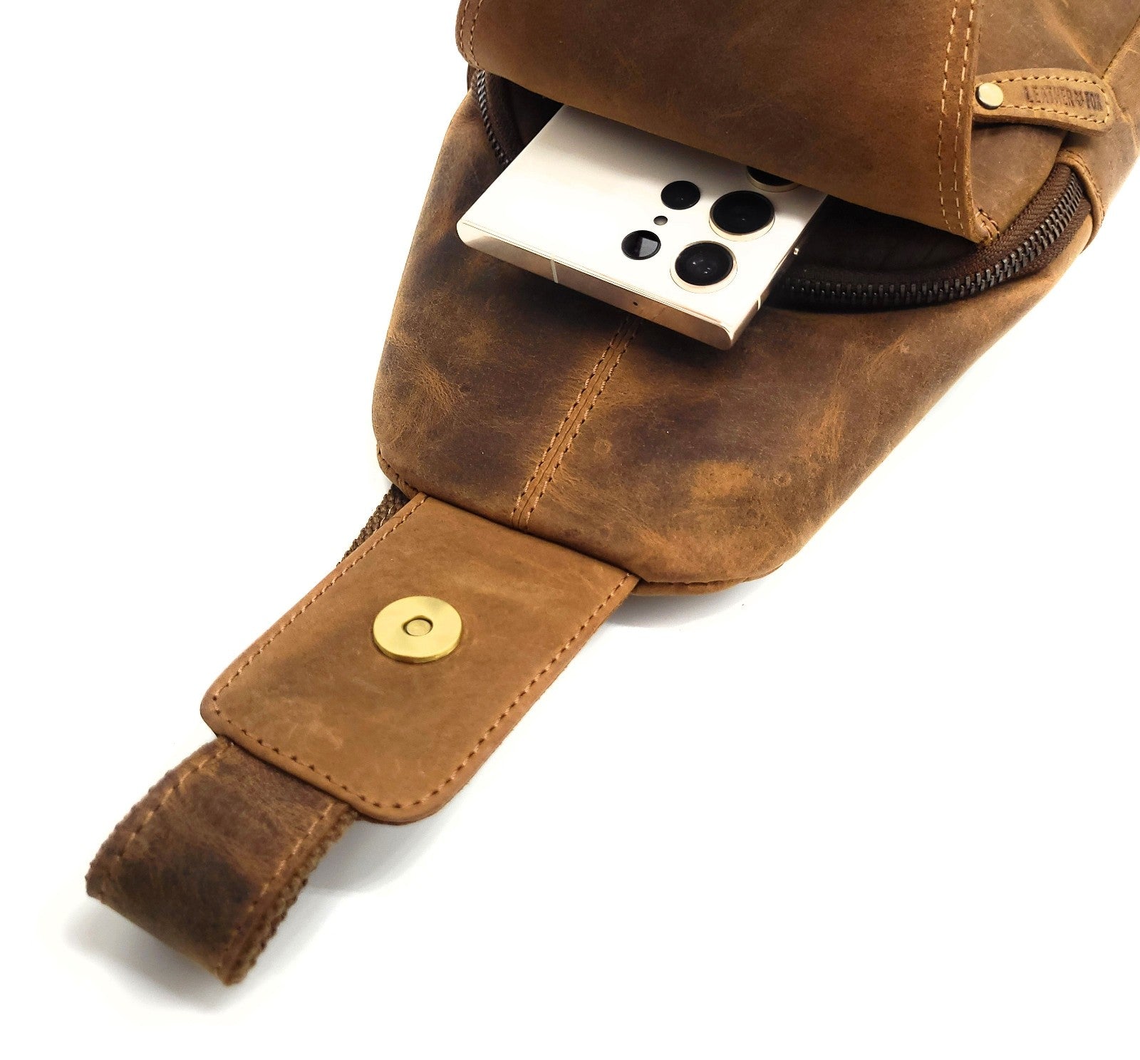 Leatherfox Slingbag aus Hunterleder – Echtleder Umhängetasche | Rechts & Links tragbar | 30x15x8 cm