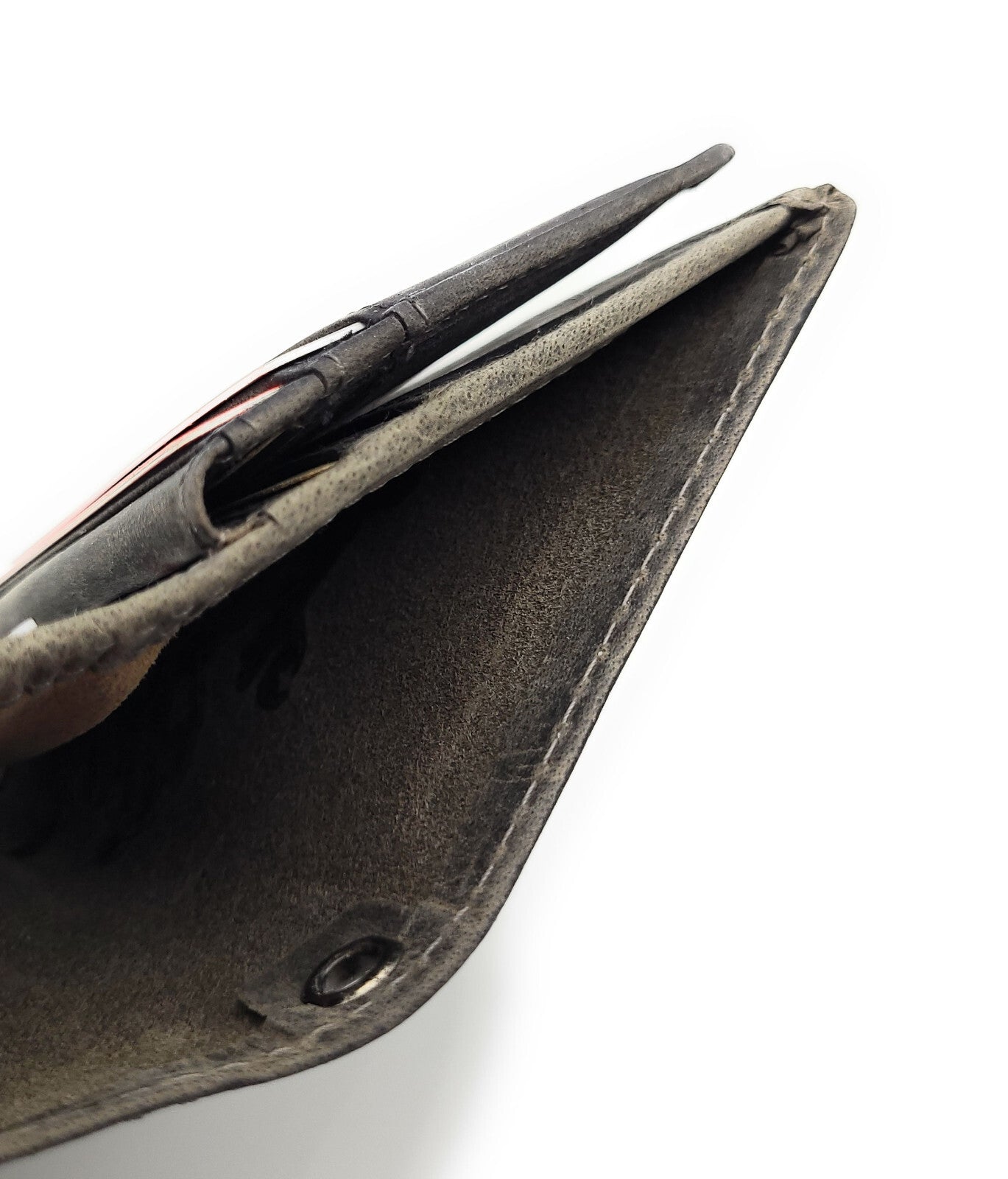 Jockey Club Mini-Geldbörse aus Büffelleder mit LKW-Prägung, RFID-Schutz & Öse für Kette – kompakt & robust grau