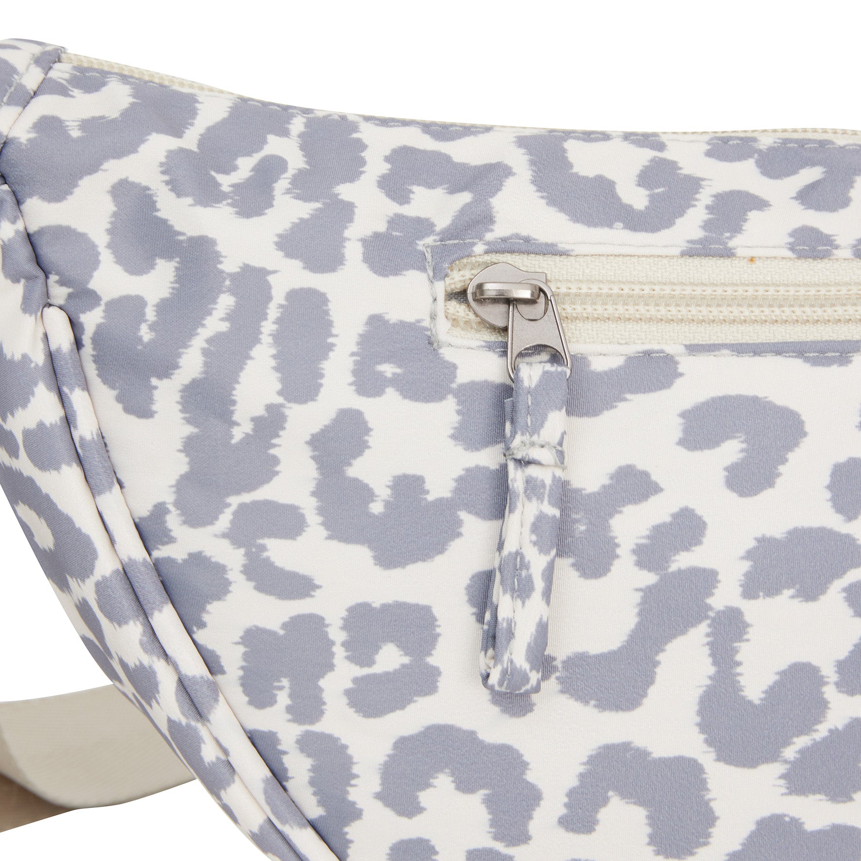New Rebels Moonbag „Stay Wild" – Crossbody-Tasche mit Leopard-Print beige, Nylon, 32 × 16 cm