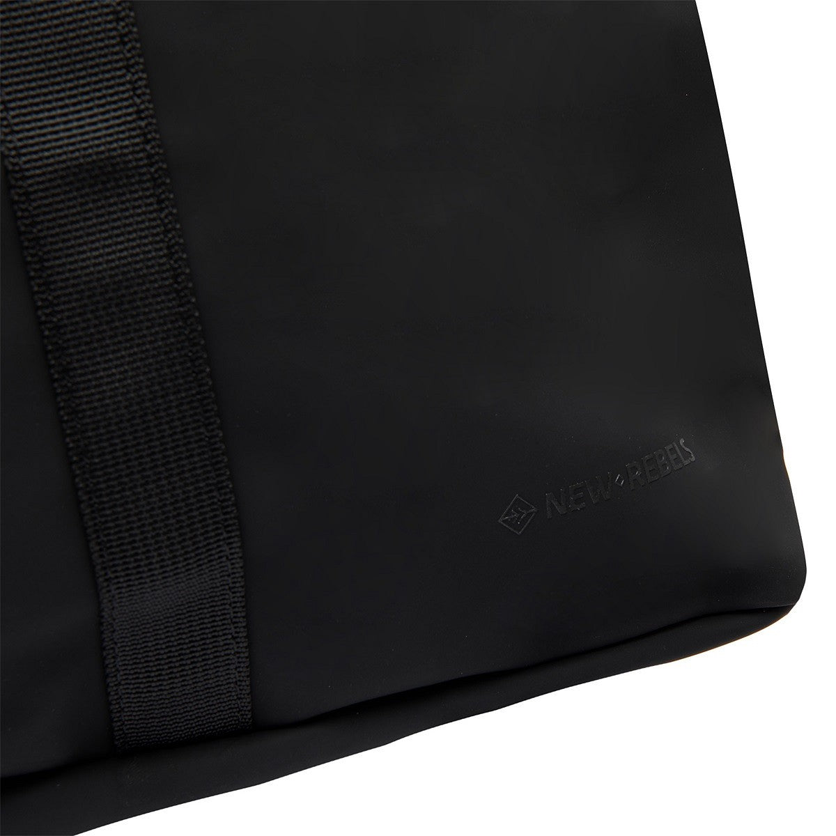 New Rebels Mart Roll Up Rolltop City Rucksack Los Angeles wasserabweisend schwarz