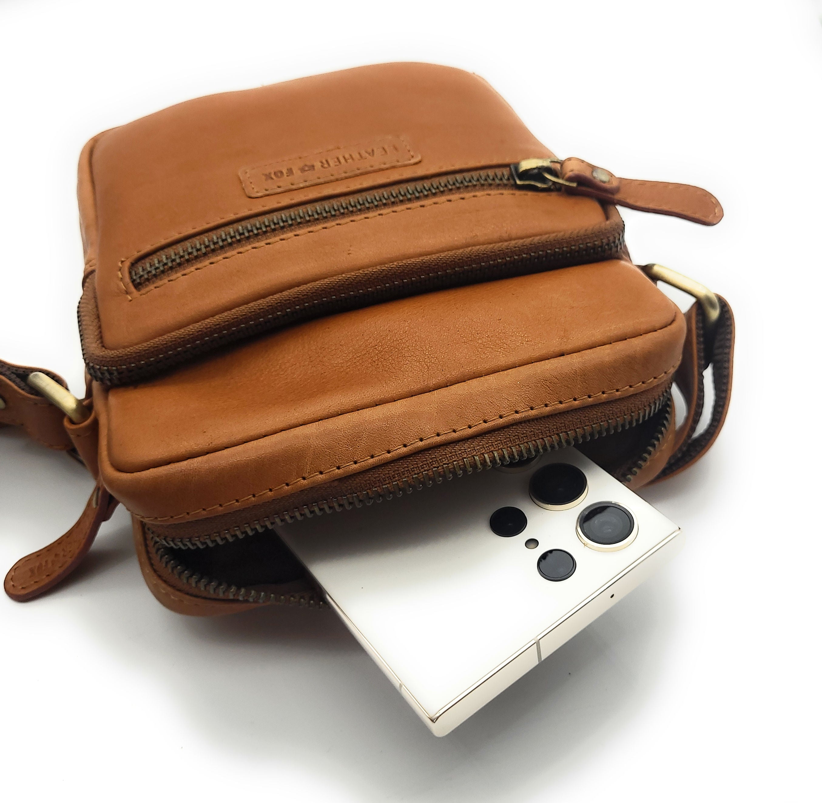 Leatherfox Echtleder Umhängetasche Hochformat – Kompakt & Stilvoll