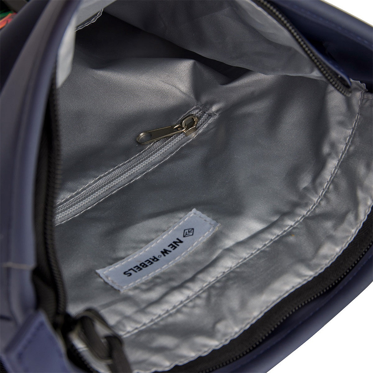 New Rebels Rolltop Cityrucksack Los Angeles – Stylischer Rolltop Rucksack mit Flowerpower-Design, Wasserabweisend & Praktisch