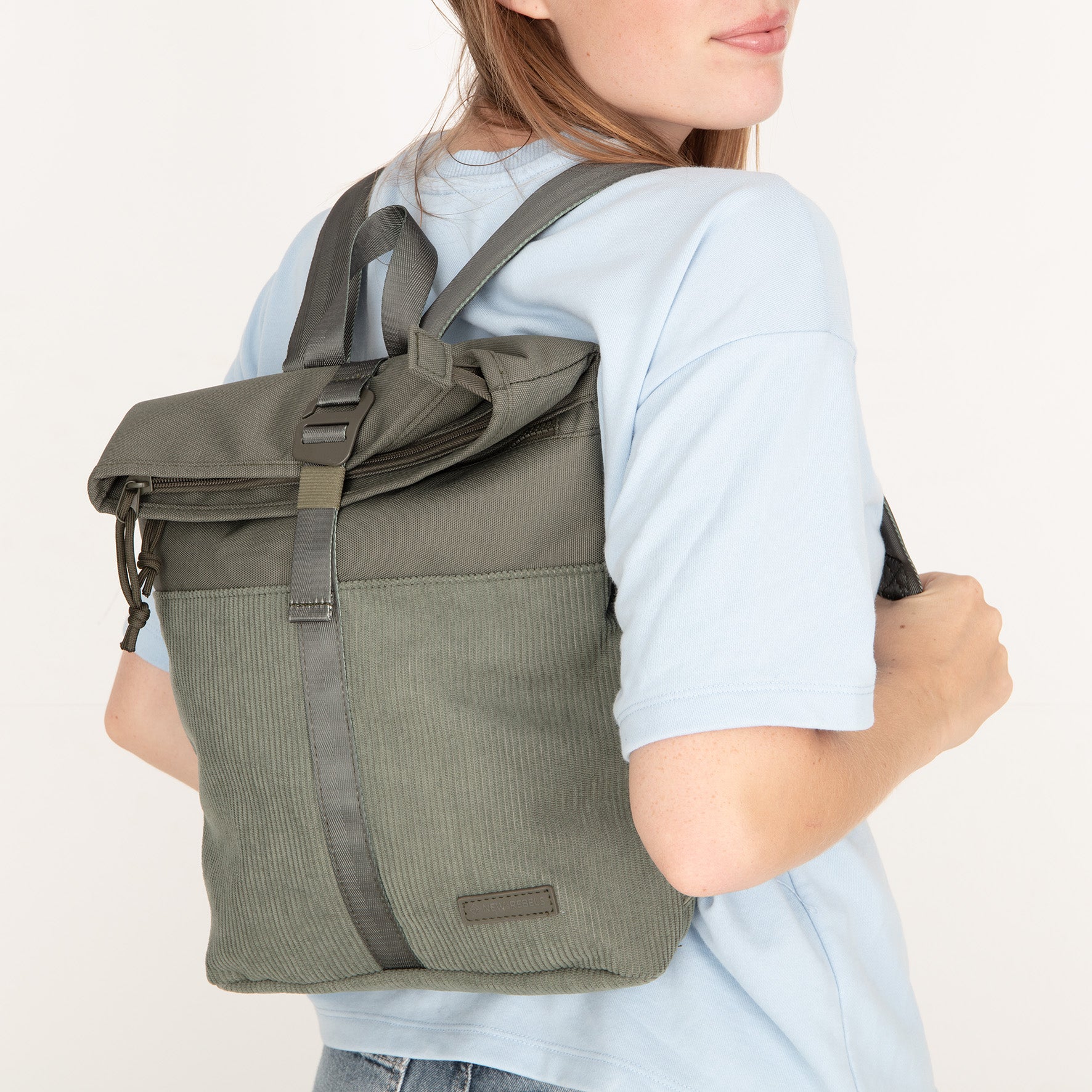 New Rebels Ribbi Roll Up Rolltop City Rucksack Los Angeles Kordoptik grün