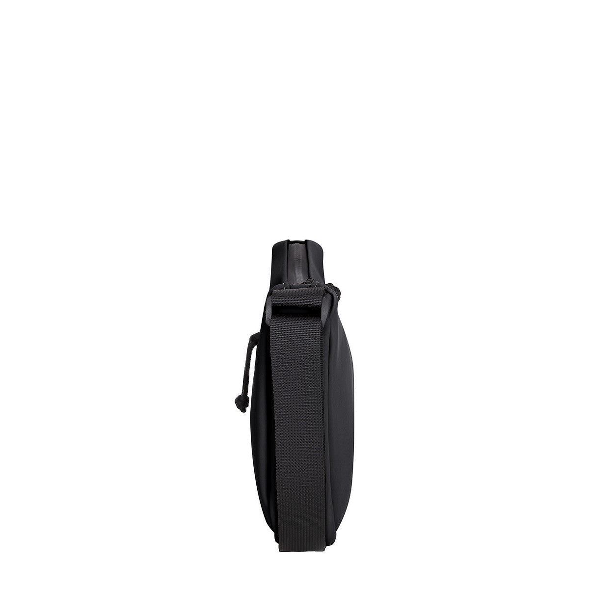 New Rebels Half Moon Bag Branson – leichte wasserabweisende Umhängetasche, Crossbody Tasche mit Reißverschlussfächern schwarz