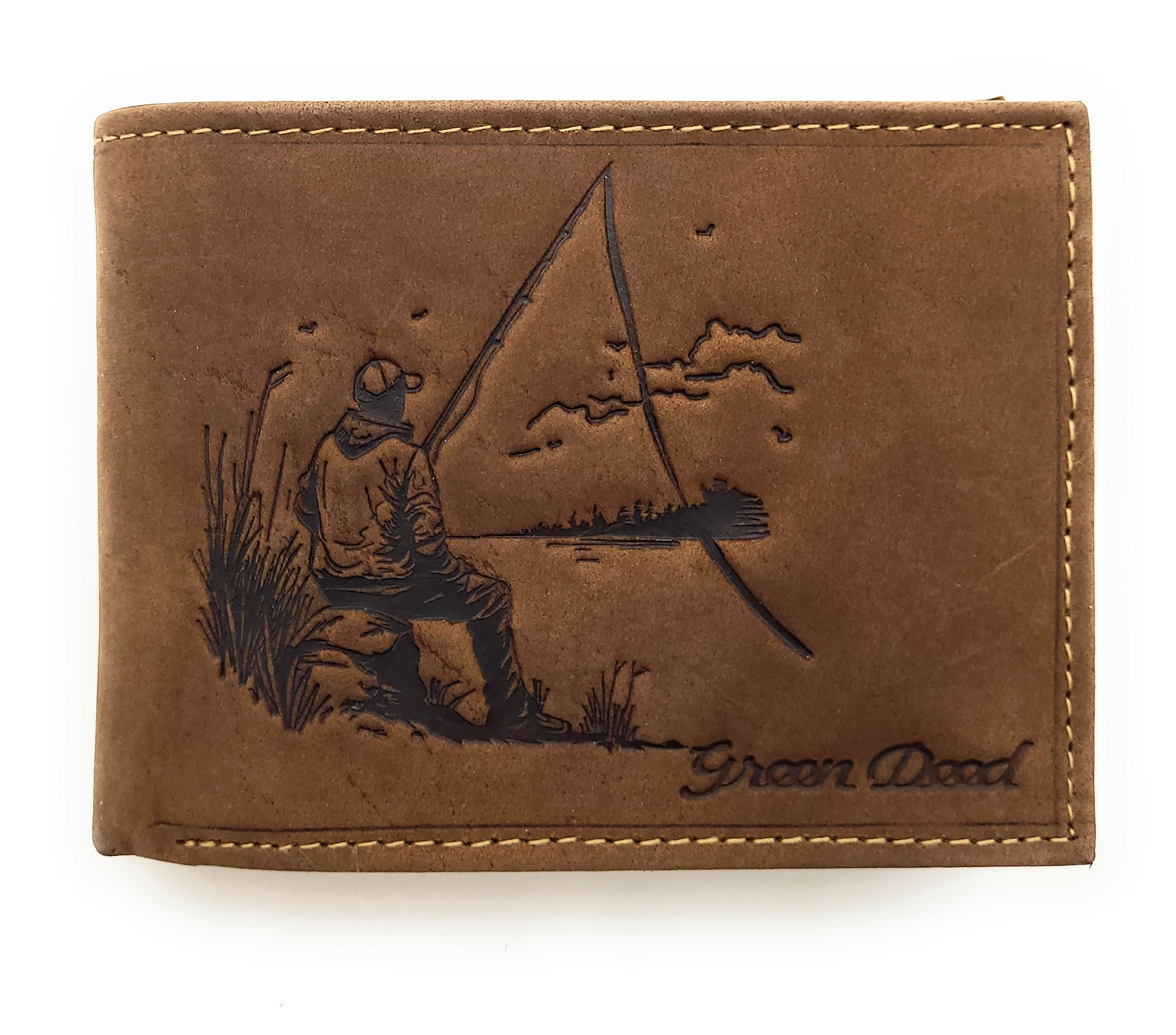 Green Deed Geldbörse aus Hunterleder – Dunkelbraun mit geprägtem Angler-Motiv & RFID-Schutz