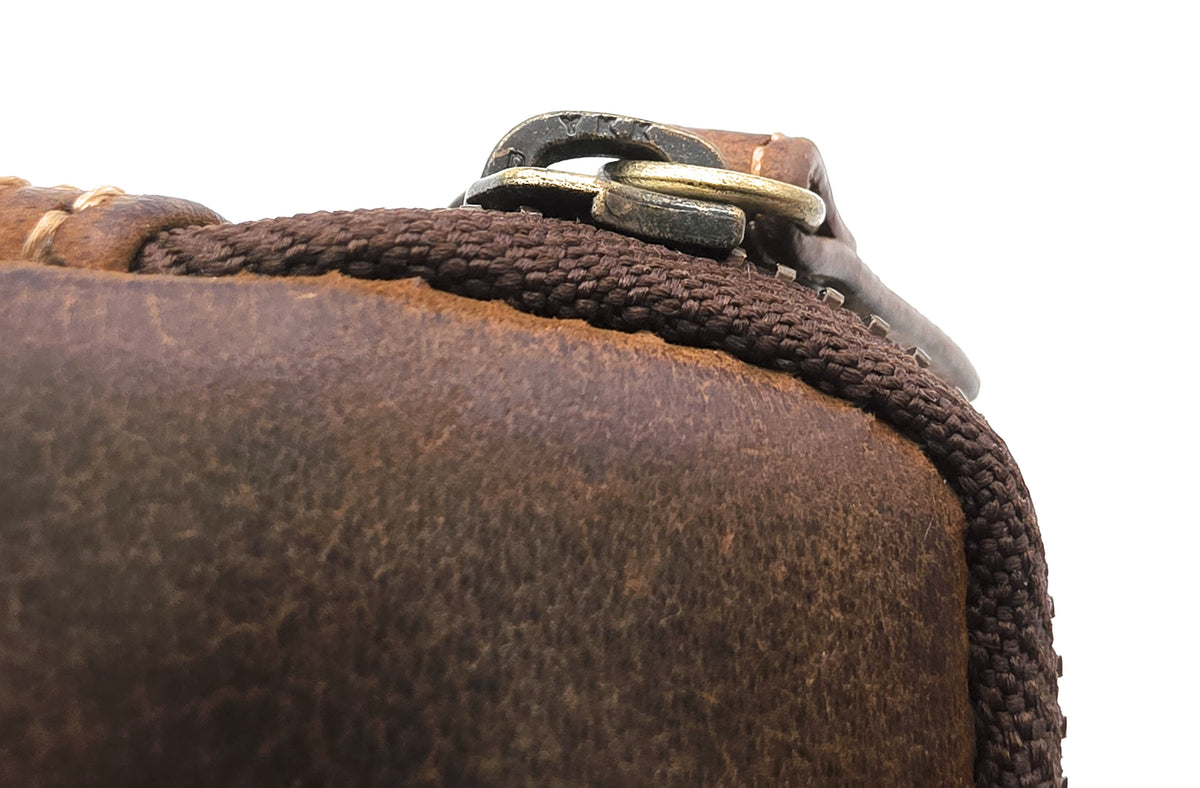 Mini Gürteltasche aus Büffelleder (Hunter) – kompakt & handgefertigt