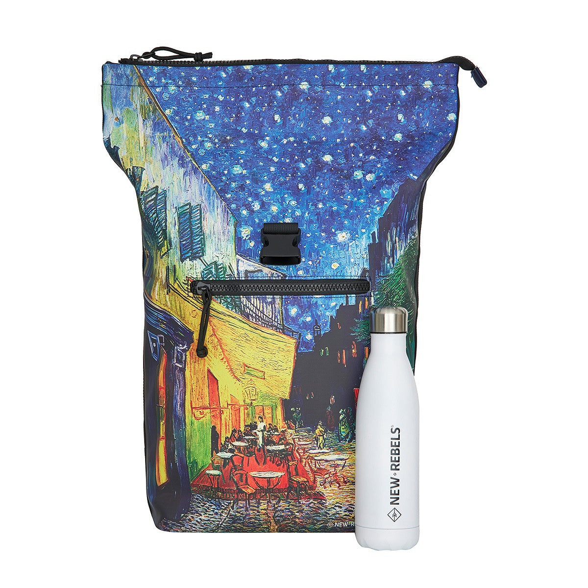 New Rebels Rucksack New York – Stylischer Rolltop mit Kunstmotiv Van Gogh Caféterrasse am Abend, wasserabweisend & praktisch