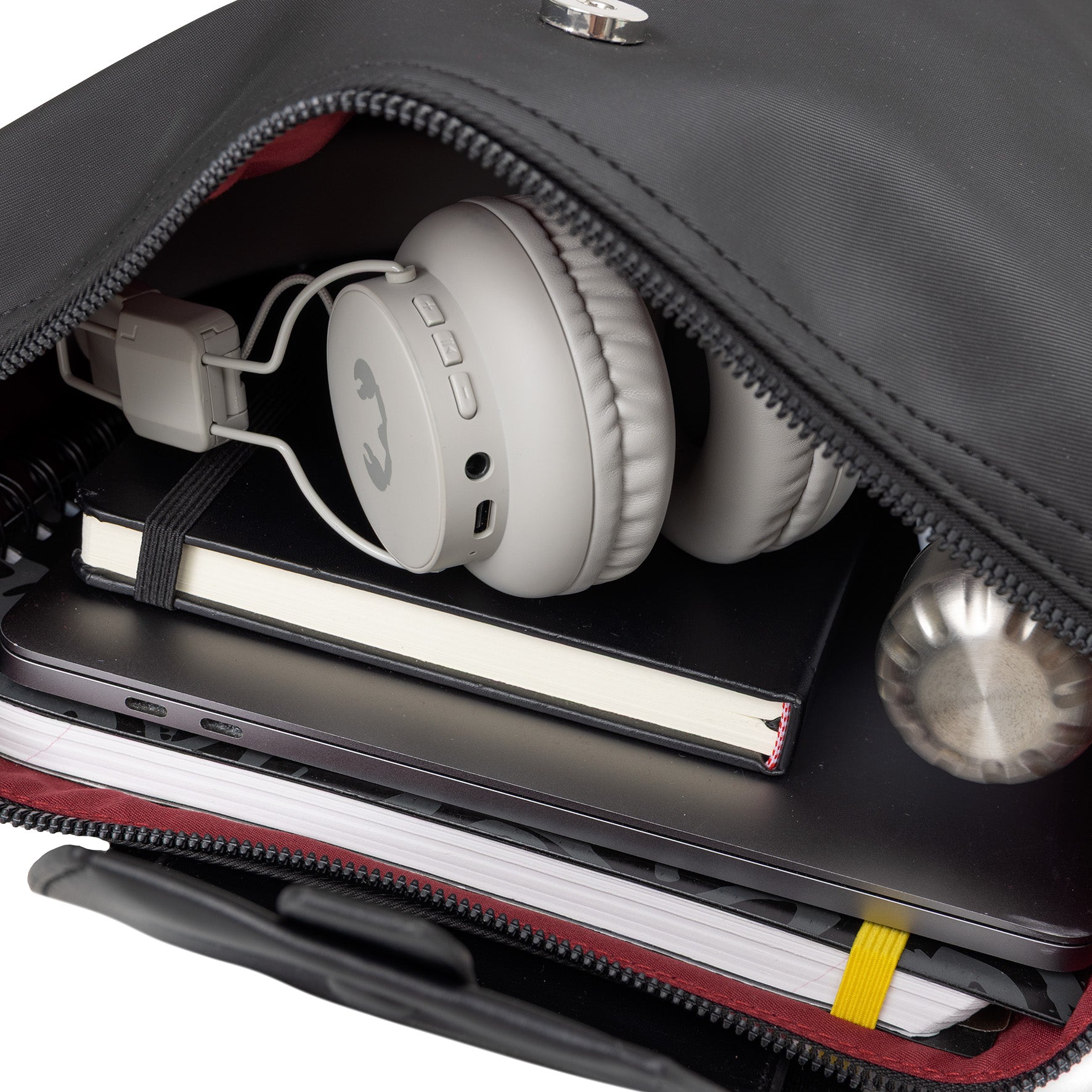 Justified Bags Rucksack „Edda“ – Schwarzer Cityrucksack aus Nylon, wasserabweisend, modern & funktional