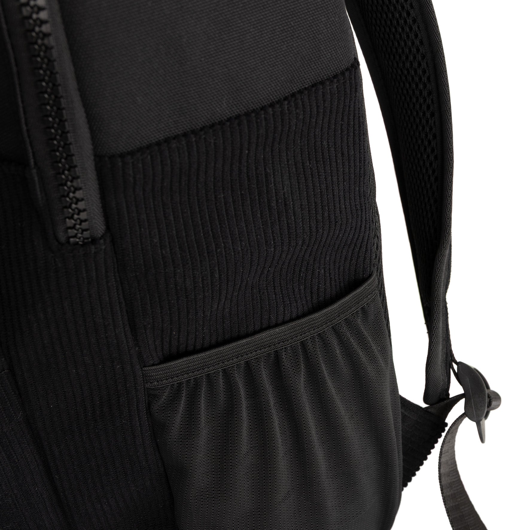 New Rebels Rucksack Ribbi Springfield mit Kordoptik und Tabletfach schwarz