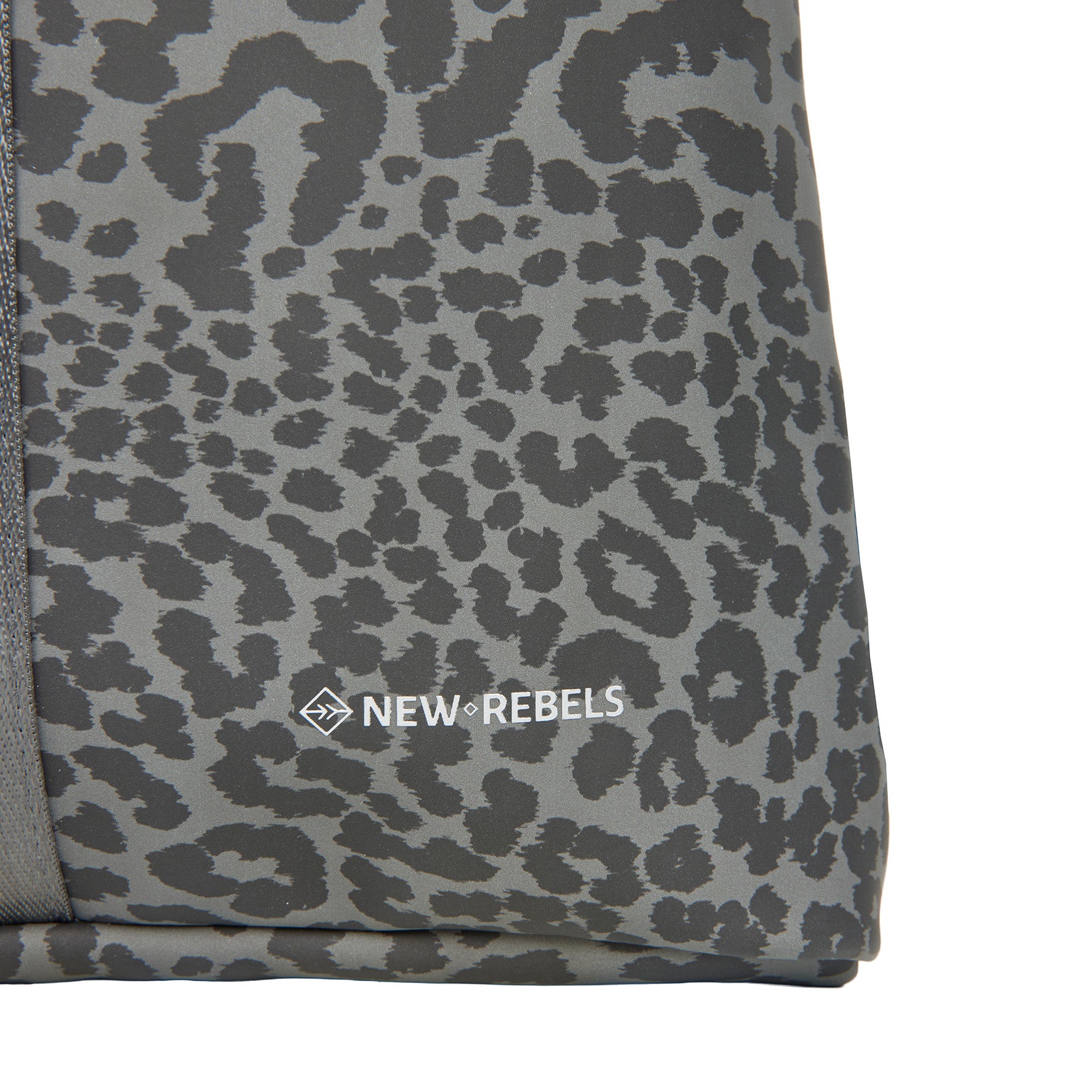 New Rebels Urban Roll Up Rolltop City Rucksack Los Angeles wasserabweisend Leopard anthrazit